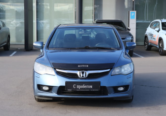 Подержанный автомобиль Honda Civic Sedan 2011 года (2 фото)