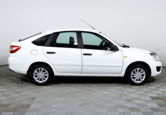 Подержанный автомобиль LADA (ВАЗ) Granta Sedan 2017 года (4 фото)