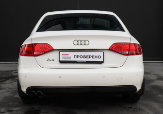 Подержанный автомобиль Audi A4 Sedan 2011 года (5 фото)