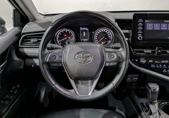 Подержанный автомобиль Toyota Camry Sedan 2021 года (22 фото)