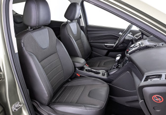 Подержанный автомобиль Ford Kuga 2013 года (23 фото)