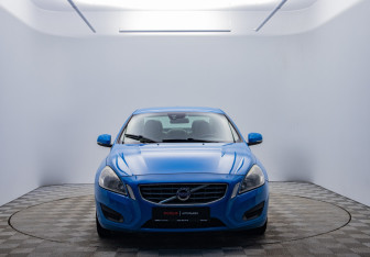 Подержанный автомобиль Volvo S60 2012 года (2 фото)