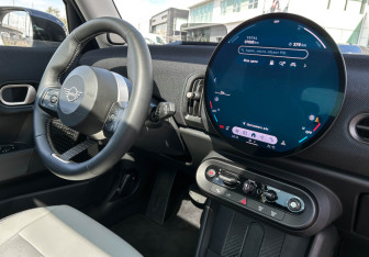 Подержанный автомобиль MINI Hatch 2025 года (9 фото)
