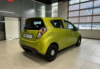 Подержанный автомобиль Chevrolet Spark 2011 года (4 фото)