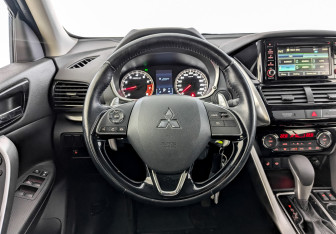 Подержанный автомобиль Mitsubishi Eclipse Cross 2021 года (21 фото)