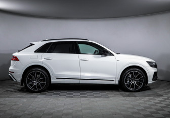 Подержанный автомобиль Audi Q8 2019 года (4 фото)