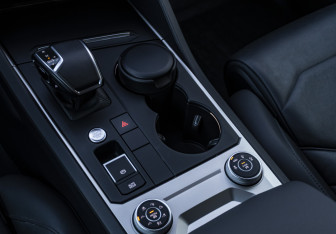 Подержанный автомобиль Volkswagen Touareg 2020 года (19 фото)