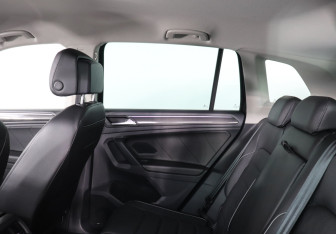 Подержанный автомобиль Volkswagen Tiguan 2021 года (12 фото)
