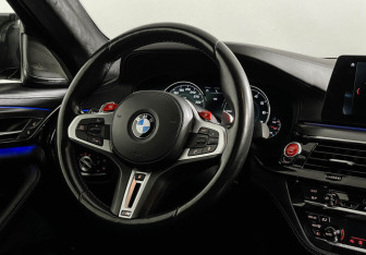 Подержанный автомобиль BMW M5 Sedan 2018 года (15 фото)
