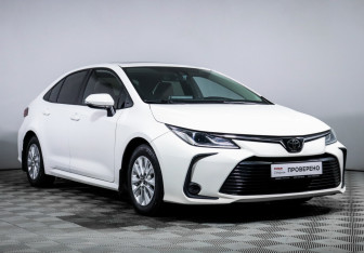 Подержанный автомобиль Toyota Corolla Sedan 2021 года (3 фото)