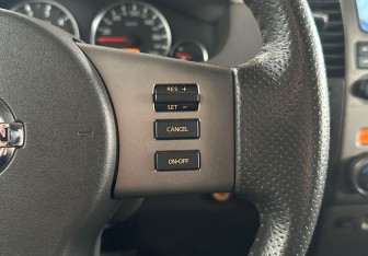 Подержанный автомобиль Nissan Pathfinder 2008 года (13 фото)