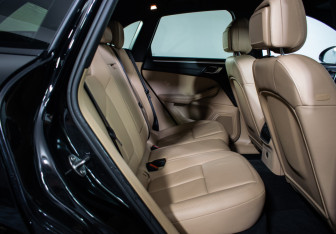 Подержанный автомобиль Porsche Macan 2020 года (9 фото)