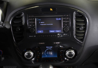 Подержанный автомобиль Nissan Juke 2012 года (15 фото)