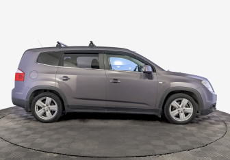 Подержанный автомобиль Chevrolet Orlando 2012 года (4 фото)