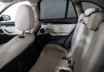 Подержанный автомобиль BMW X1 2018 года (14 фото)