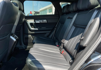 Подержанный автомобиль Jaecoo J7 2024 года (10 фото)
