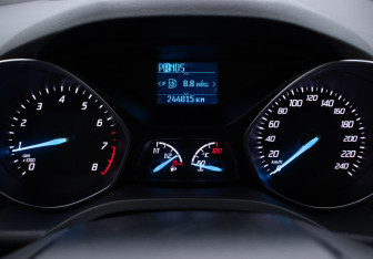 Подержанный автомобиль Ford Kuga 2015 года (12 фото)