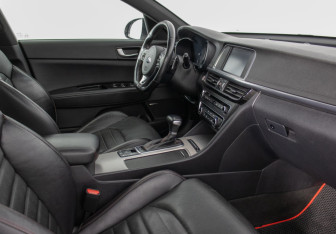 Подержанный автомобиль Kia Optima Sedan 2017 года (9 фото)