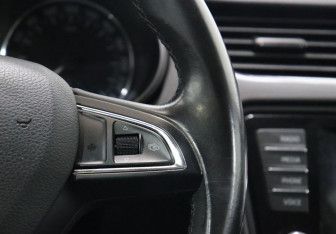 Подержанный автомобиль Skoda Octavia Liftback 2013 года (17 фото)