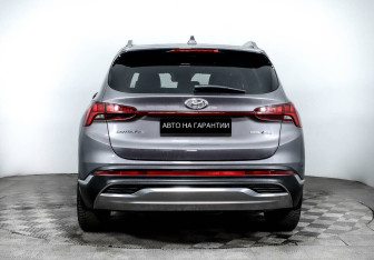Подержанный автомобиль Hyundai Santa Fe 2021 года (4 фото)