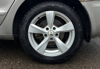 Подержанный автомобиль Skoda Superb Liftback 2010 года (16 фото)