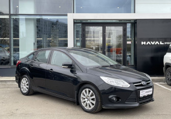 Подержанный автомобиль Ford Focus Sedan 2011 года (3 фото)