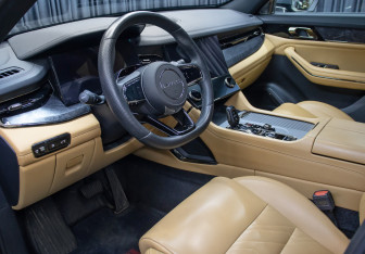 Подержанный автомобиль Lynk&Co 09 2022 года (16 фото)