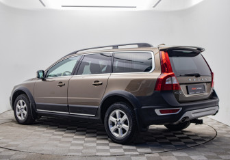 Подержанный автомобиль Volvo XC70 2013 года (3 фото)