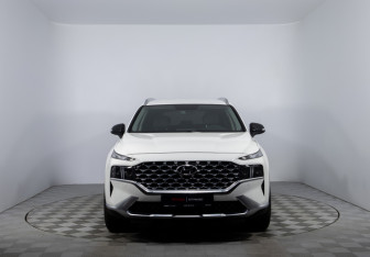 Подержанный автомобиль Hyundai Santa Fe 2021 года (2 фото)