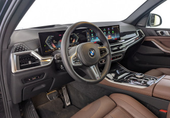 Подержанный автомобиль BMW X5 2025 года (16 фото)