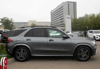 Подержанный автомобиль Mercedes-Benz GLE 2019 года (3 фото)