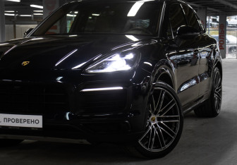 Подержанный автомобиль Porsche Cayenne 2019 года (29 фото)
