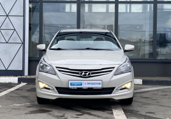 Подержанный автомобиль Hyundai Solaris Sedan 2015 года (2 фото)
