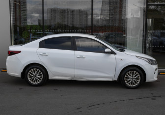 Подержанный автомобиль Kia Rio Sedan 2018 года (3 фото)