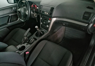 Подержанный автомобиль Subaru Outback Wagon 2007 года (12 фото)
