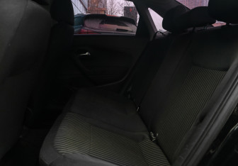 Подержанный автомобиль Volkswagen Polo Sedan 2012 года (8 фото)