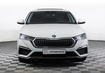 Подержанный автомобиль Skoda Octavia Liftback 2022 года (2 фото)
