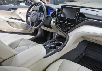 Подержанный автомобиль Toyota Camry Sedan 2022 года (12 фото)