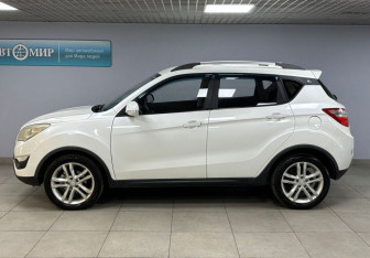 Подержанный автомобиль Changan CS35 2016 года (8 фото)