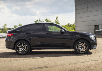 Подержанный автомобиль Mercedes-Benz GLC AMG 2018 года (6 фото)