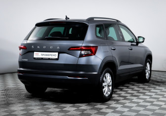 Подержанный автомобиль Skoda Karoq 2020 года (5 фото)