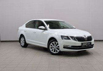 Подержанный автомобиль Skoda Octavia Liftback 2019 года (20 фото)