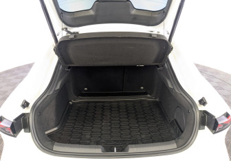 Подержанный автомобиль Changan UNI-V 2023 года (9 фото)