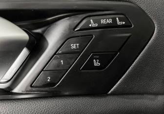 Подержанный автомобиль BMW X7 2020 года (18 фото)