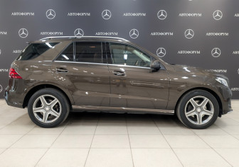 Подержанный автомобиль Mercedes-Benz GLE 2016 года (4 фото)