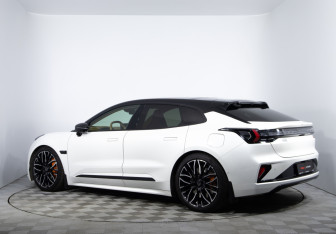 Подержанный автомобиль Zeekr 001 2024 года (7 фото)