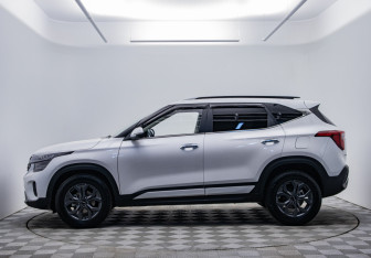 Подержанный автомобиль Kia Seltos 2024 года (8 фото)