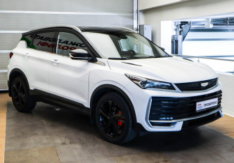 Подержанный автомобиль Geely Coolray 2025 года (3 фото)
