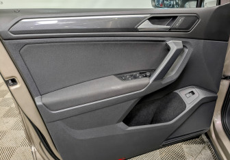 Подержанный автомобиль Volkswagen Tiguan 2020 года (19 фото)