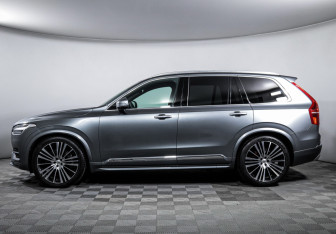 Подержанный автомобиль Volvo XC90 2019 года (8 фото)